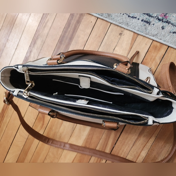 ALDO cross body hand bag. SEE 2ND PICTURE. - Picture 8 of 8